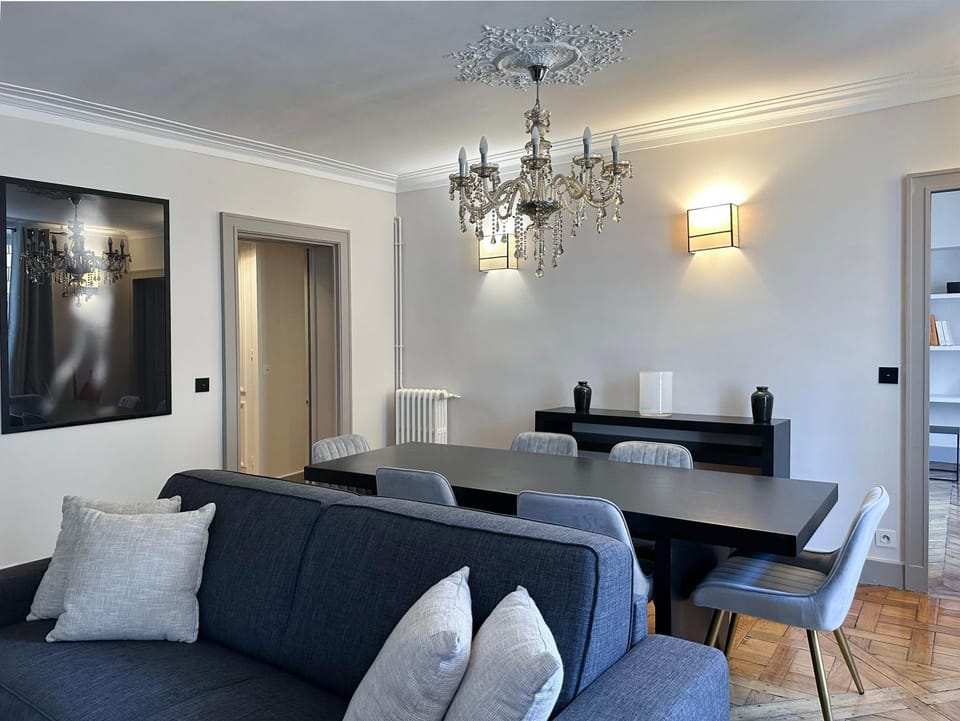 Communal lounge/ TV room, TV and multimedia, Living room, Seating area, Dining area, heating, internet, storage