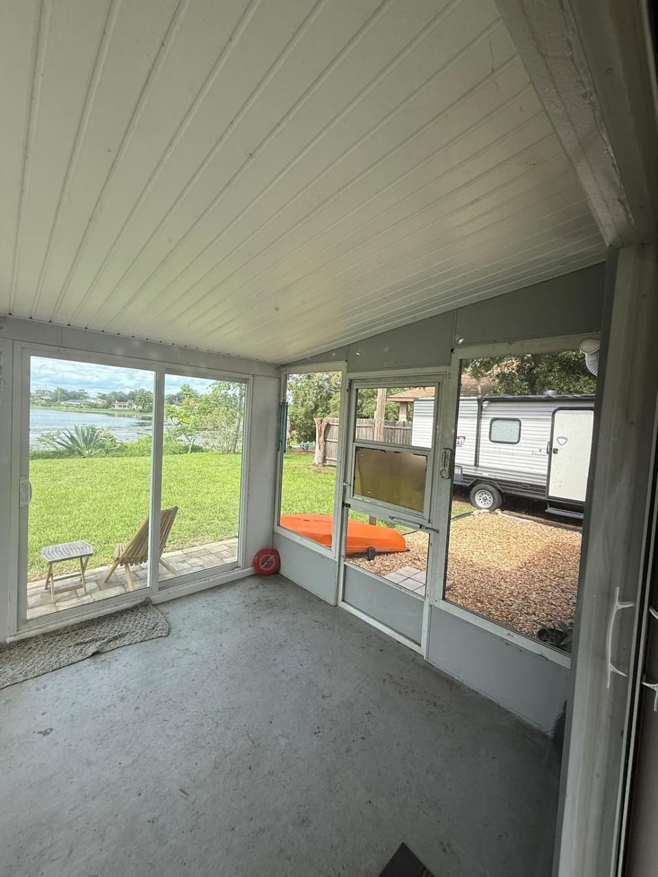 Lake Front Entire Home FL Getaway House in Deltona