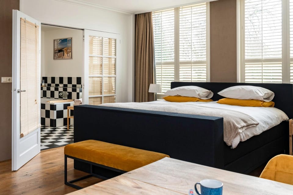 B&B 't Gemeentehuis Bed and Breakfast in Zeeland, Netherlands