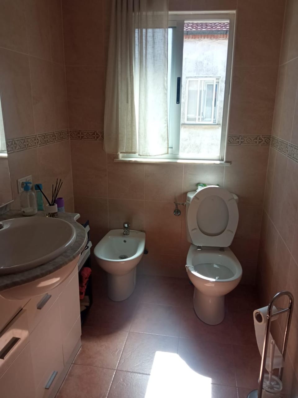 Acogedora habitación privada en piso familiar con baño compartido Bed and Breakfast in Salamanca