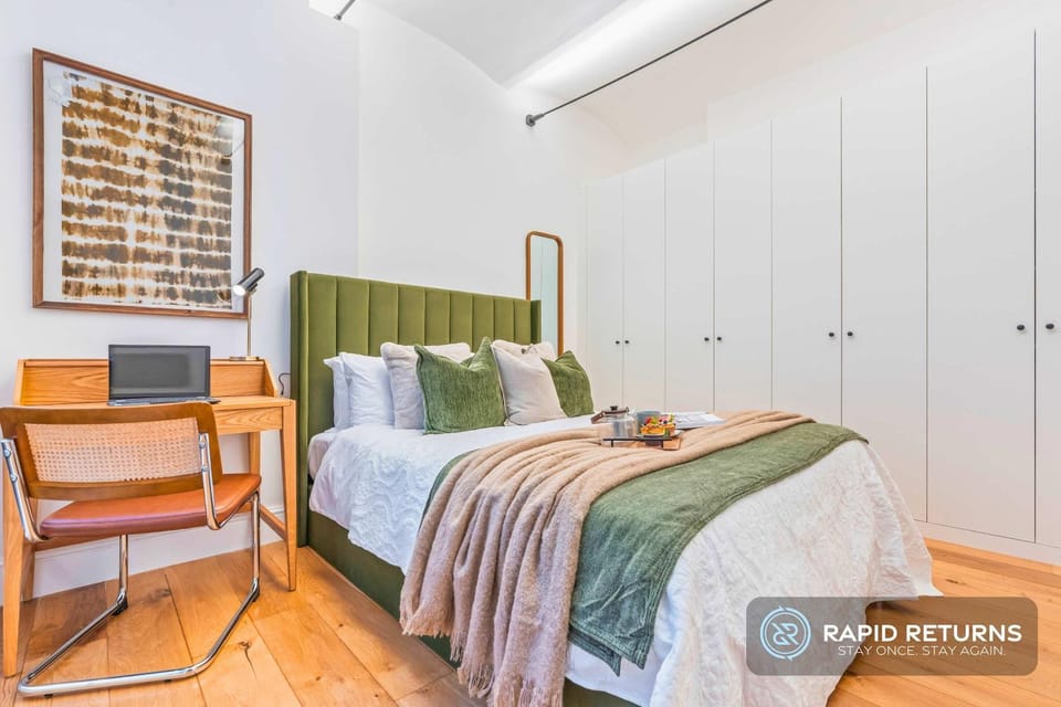 Bed, Photo of the whole room, Bedroom, wardrobe