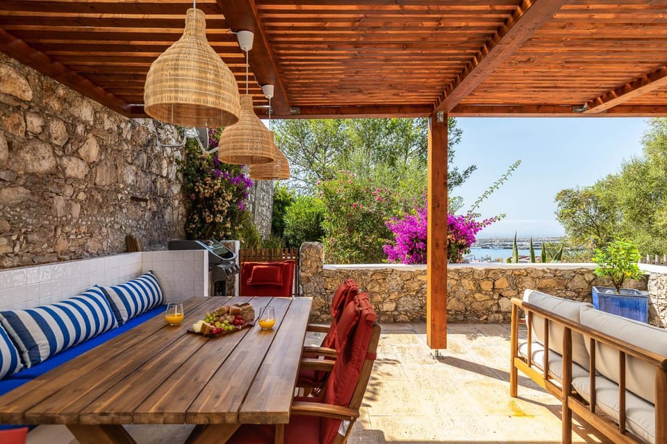 Day, Natural landscape, Balcony/Terrace, Dining area, Sea view