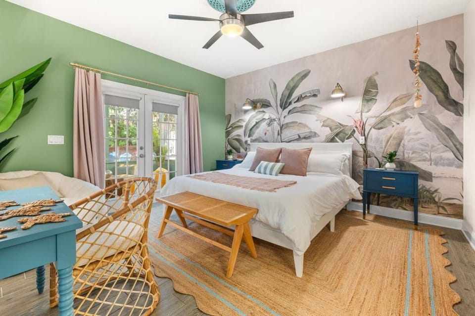 Heated Cocktail Pool, Putt Putt, Bowling, BBQ, Nintendo, Pet Friendly, Ping Pong House in Saint Augustine