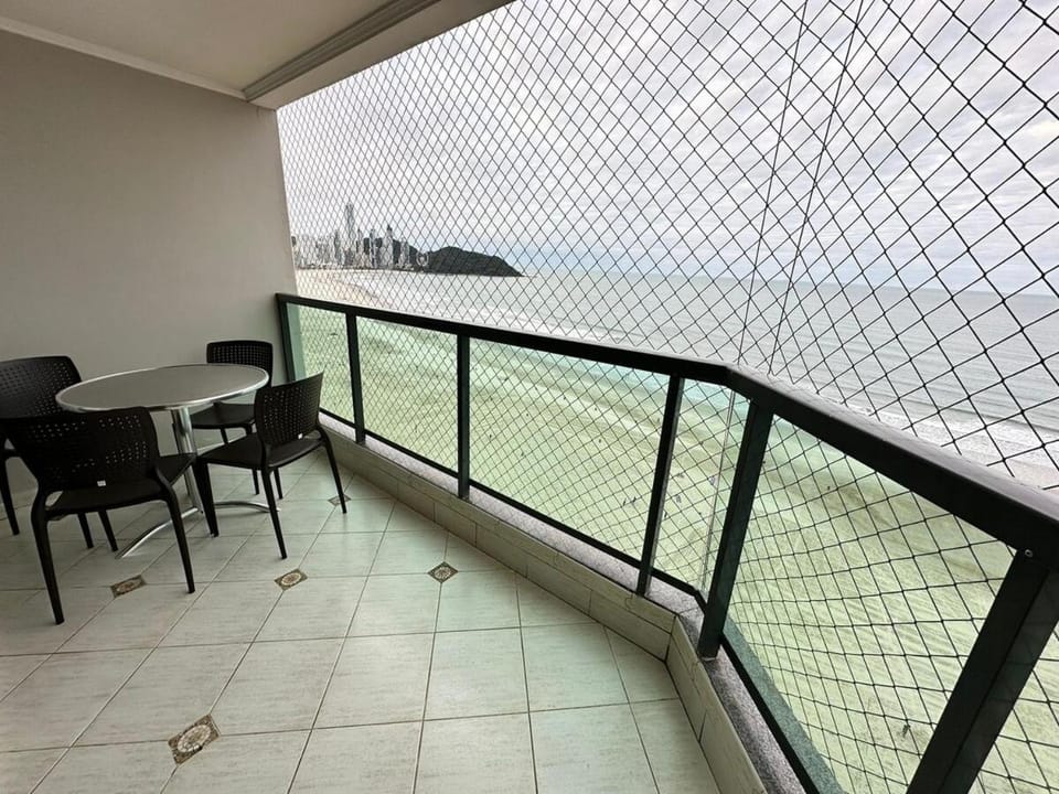 Apto 4 Quartos Frente Mar em BC com Vista Deslumbrante Apartment in Camboriú