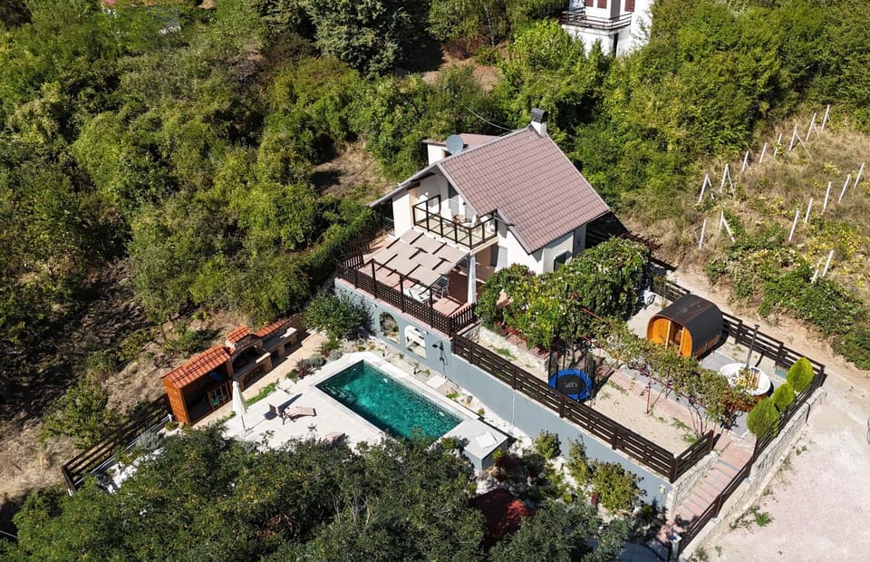 Property building, Natural landscape, Bird's eye view, Garden view, Pool view, Swimming pool
