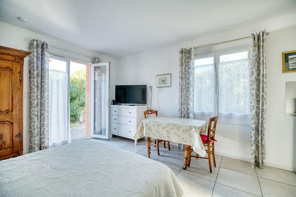 Living room, Bedroom