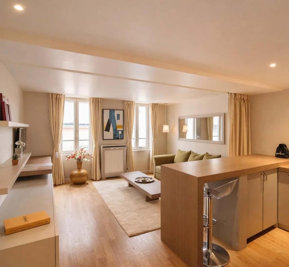 TV and multimedia, Living room, Seating area, towels