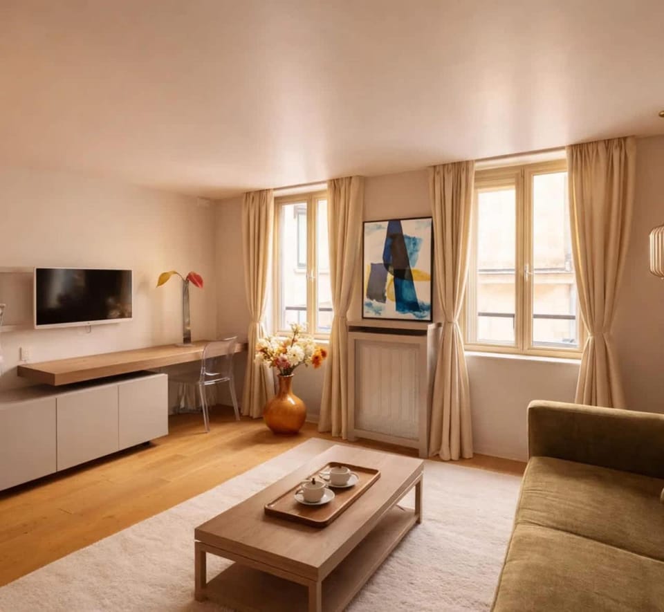 Communal lounge/ TV room, TV and multimedia, Living room, Seating area