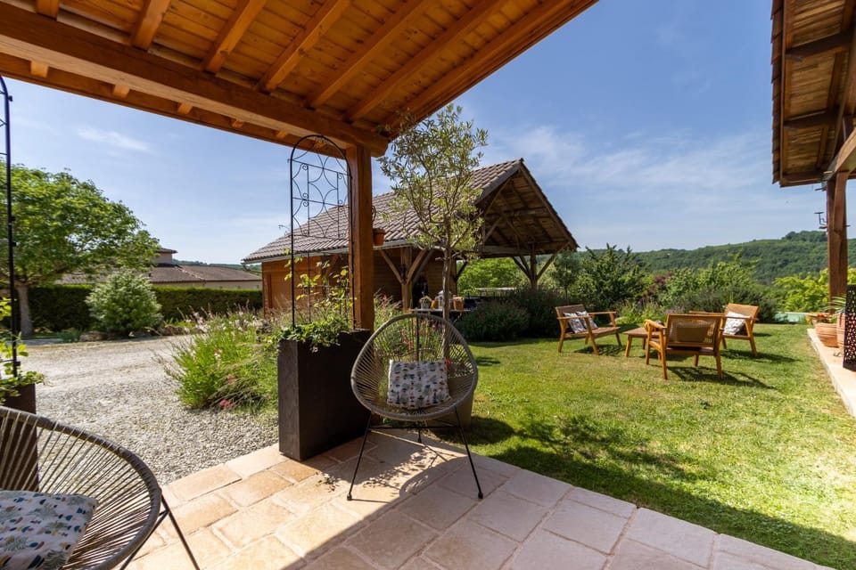 Chambre d'Hôtes Les Sauges Bed and Breakfast in Occitanie
