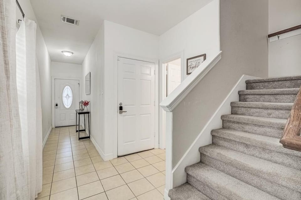 Modern Downtown Houston Gem - UH & NRG Stadium House in Houston