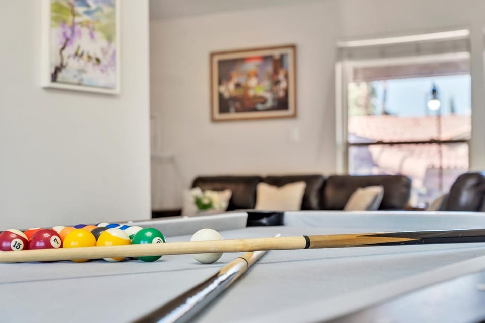 Game Room, Table tennis, Living room, Dining area, heating, air conditioner