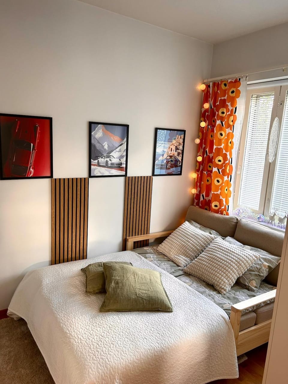Bed, Living room, Photo of the whole room, Seating area, Bedroom