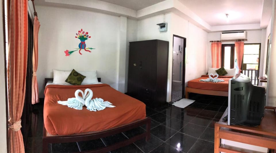 Photo of the whole room, Bedroom