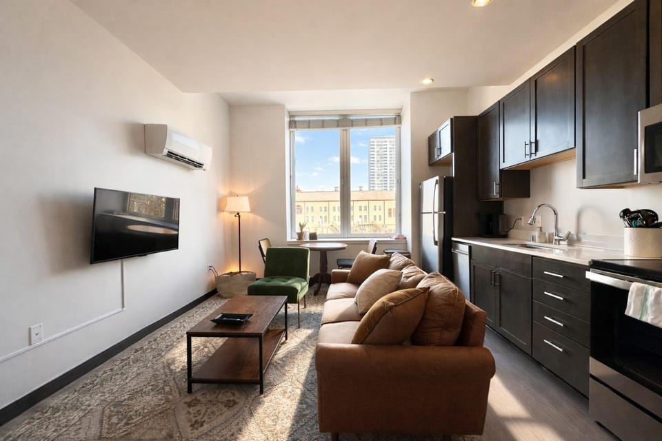Deer District Studio Apt - One Block from Fiserv and Baird Apartment in Milwaukee