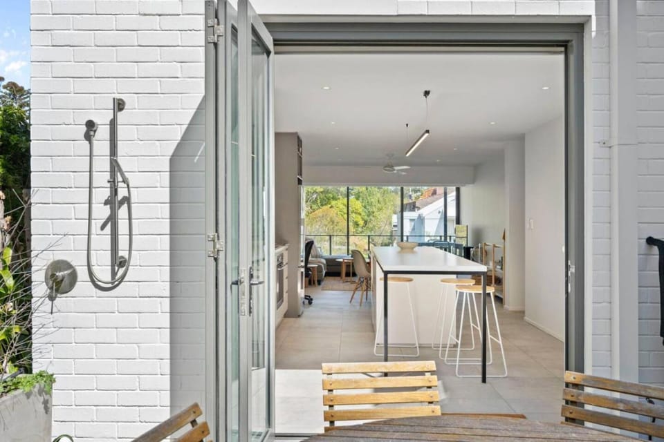 Modern Cottesloe Horizons Apartment in Perth