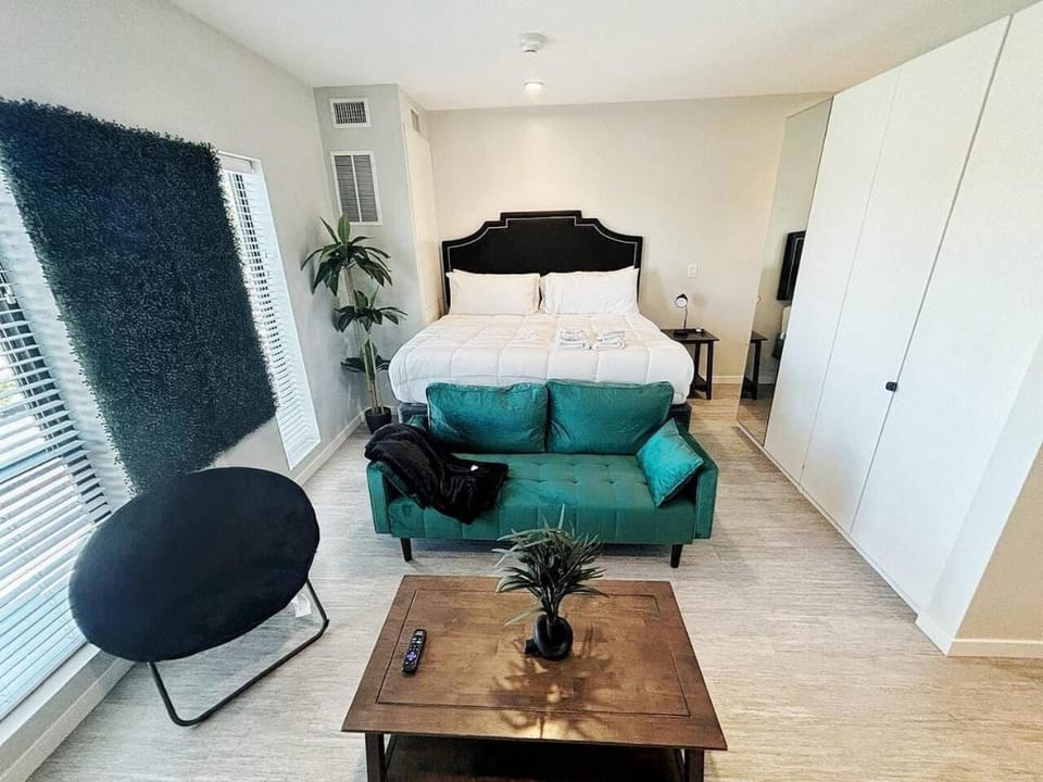 Aqua Loft Apartment in Des Moines