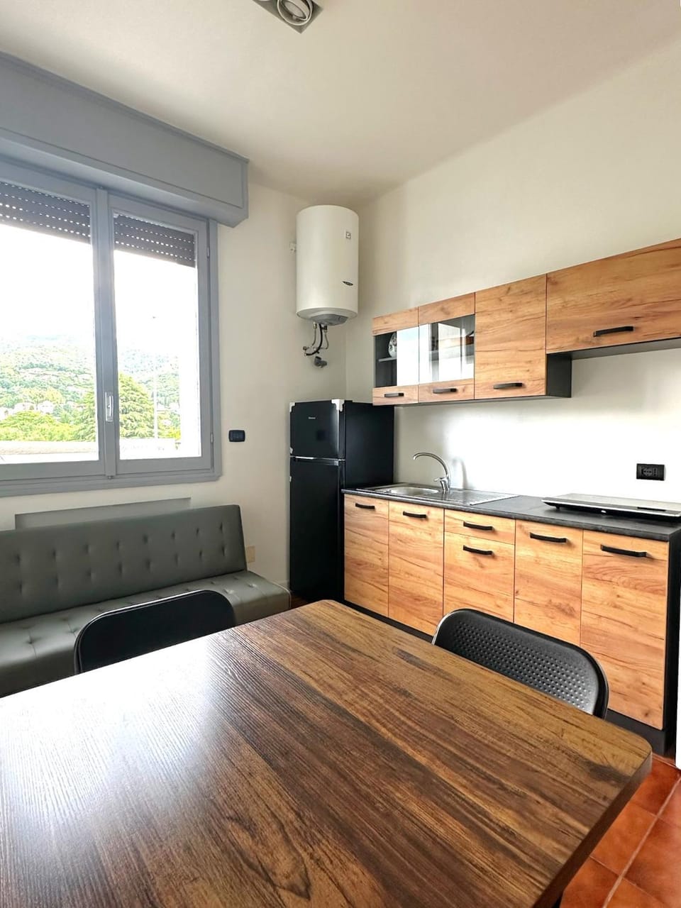 Dining area, kitchen