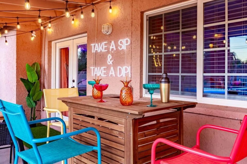 Desert Oasis With Pool Mini Golf King Bed RV Parking House in Scottsdale