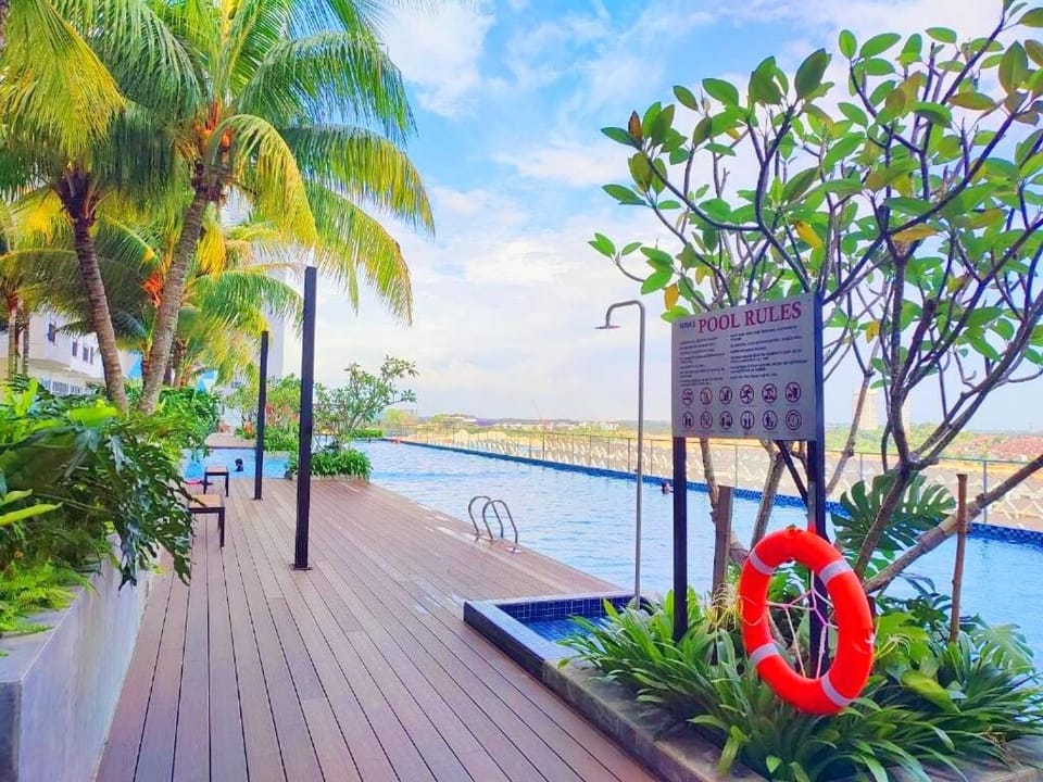 Garden, Swimming pool