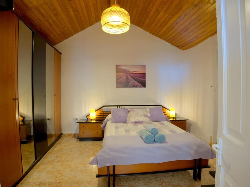 Bed, Photo of the whole room, Bedroom, towels, wardrobe
