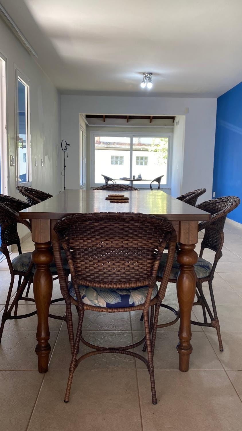 Seating area, Dining area