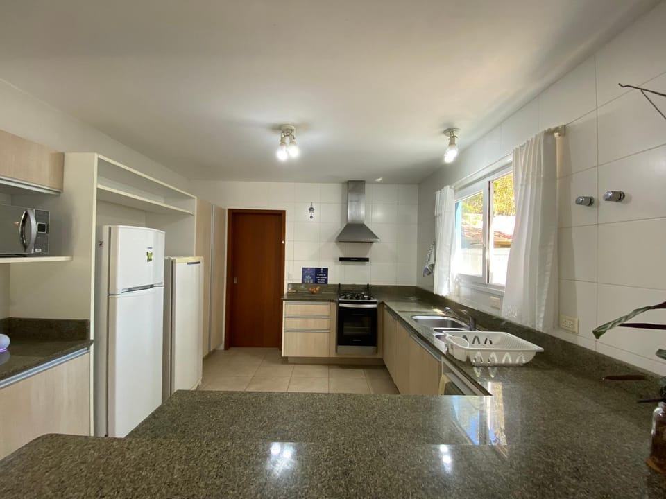 Kitchen or kitchenette, Kitchen or kitchenette