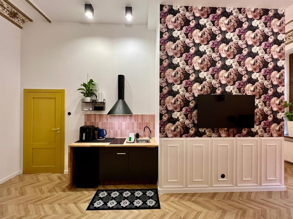 TV and multimedia, Kitchen or kitchenette