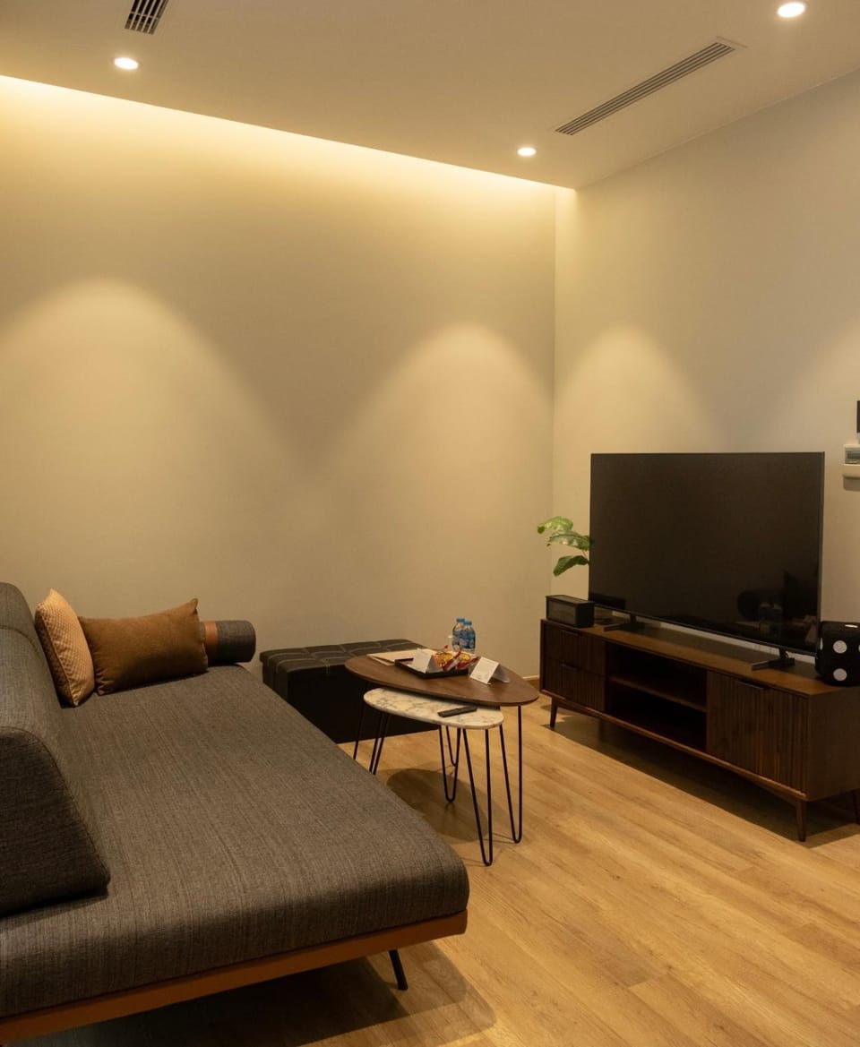 Trầm Room Calm & Dark Wood Apartment in Vietnam