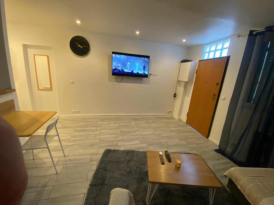 Zola Saint Ouen Apartment in Île-de-France