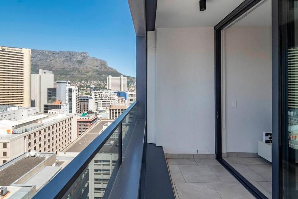 City Glimpse, Mountain Whisper Apartment in Cape Town