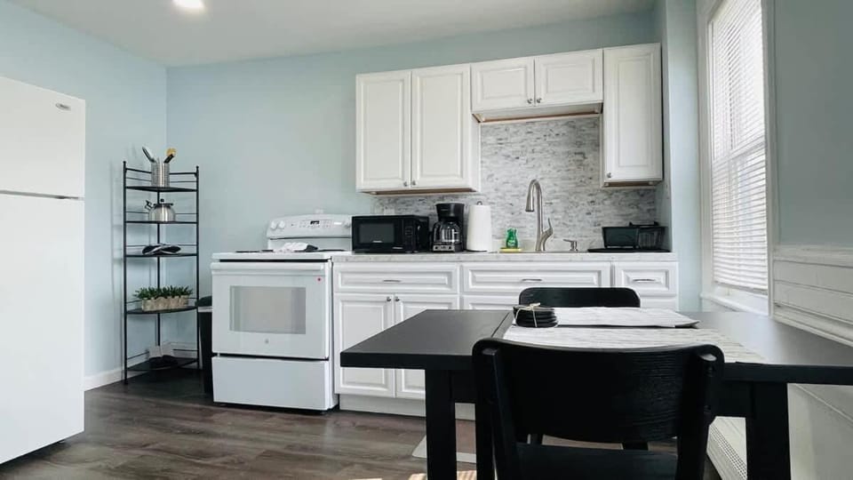 Centrally Conveniently Located Apartment in Providence