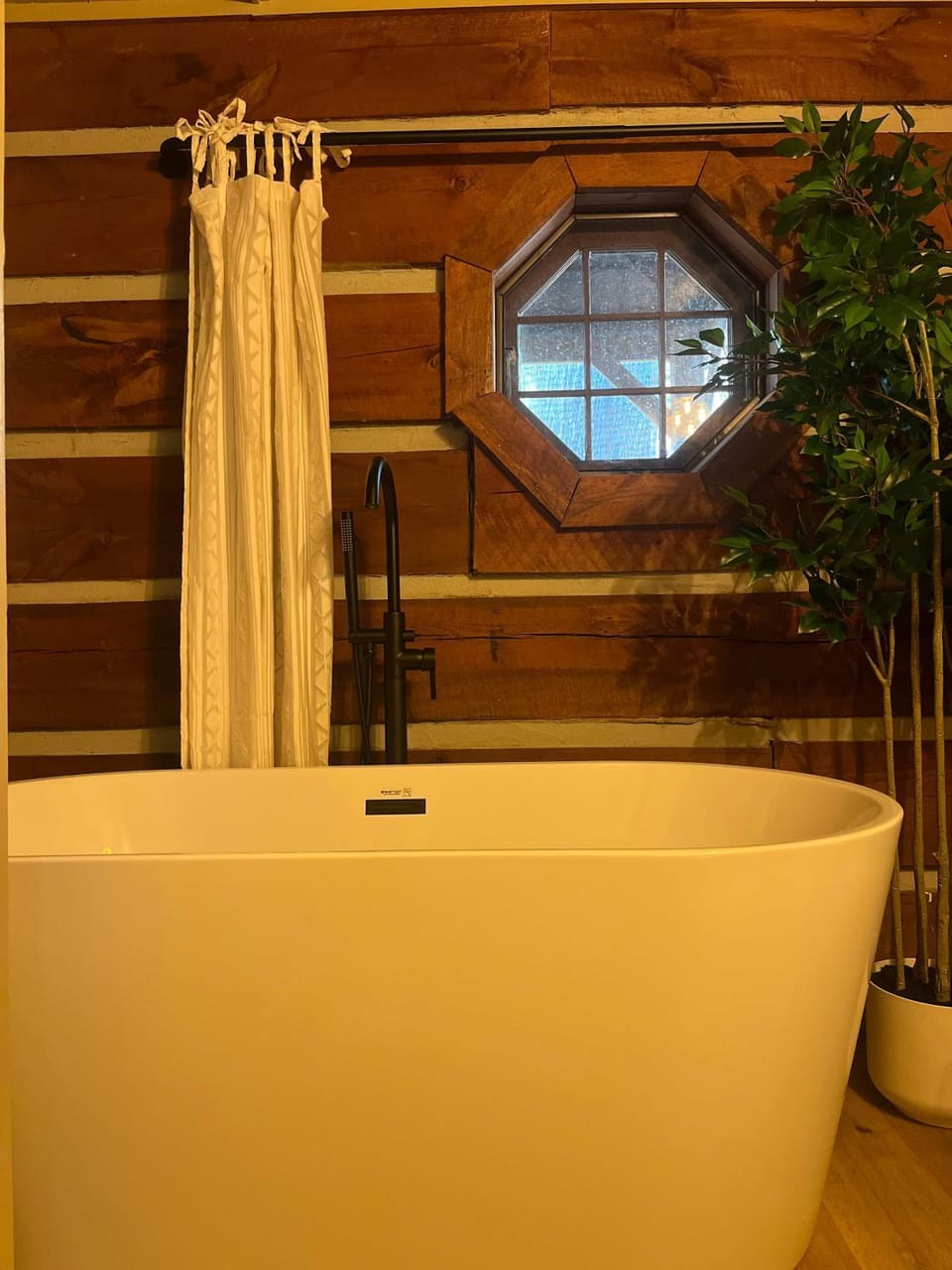 Outdoors Sleeps7 Family Getaway Fun Arcade Villa House in Ohio
