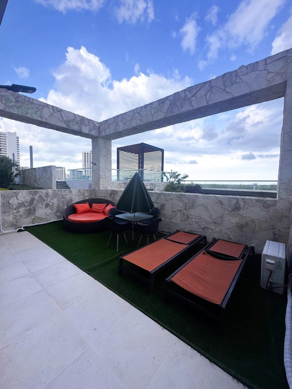 Balcony/Terrace, sunbed