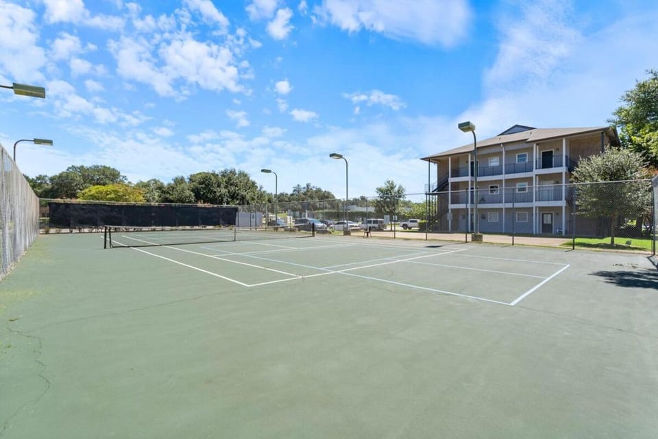 1BR Bright Domain Apt w Pool, Tennis & Parking Apartment in Austin