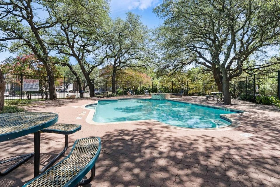 1BR Bright Domain Apt w Pool, Tennis & Parking Apartment in Austin
