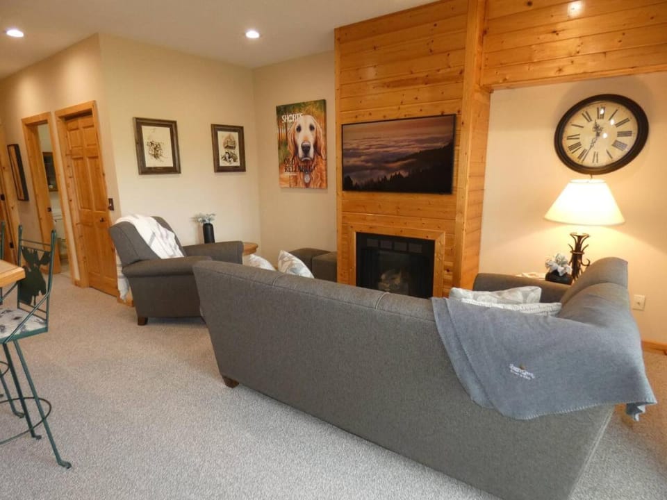Greenside at Schuss Mountain Apartment in Michigan