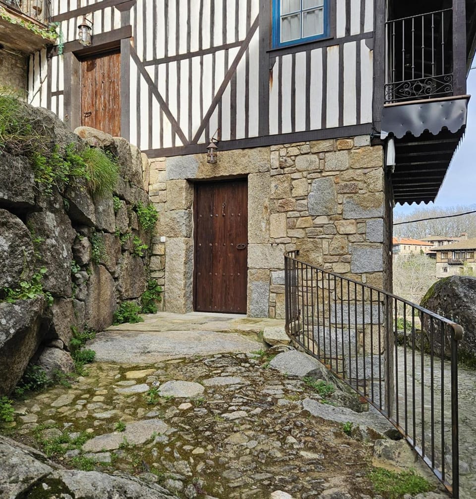 Property building, Facade/entrance, Off site