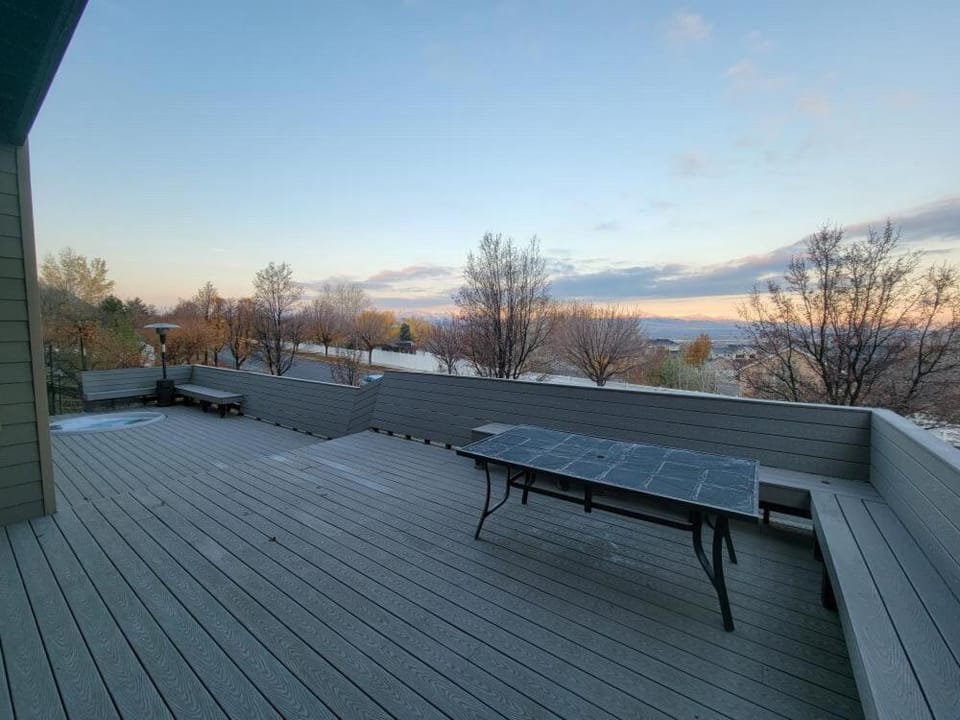 Summer Mountain Getaway Amazing Views Hiking Hot Tub House in Draper