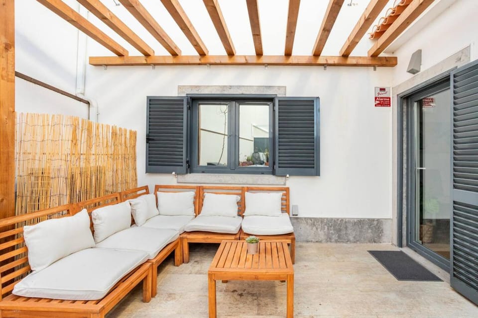 Patio, Day, Balcony/Terrace, Seating area