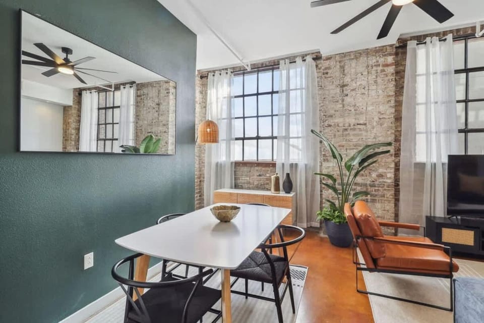 Stylish Industrial Loft in Warehouse District Apartment in Warehouse District