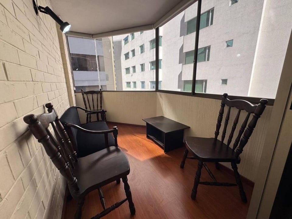 ParkViewQuito La Carolina Airport Pickup and Tours Apartment in Quito
