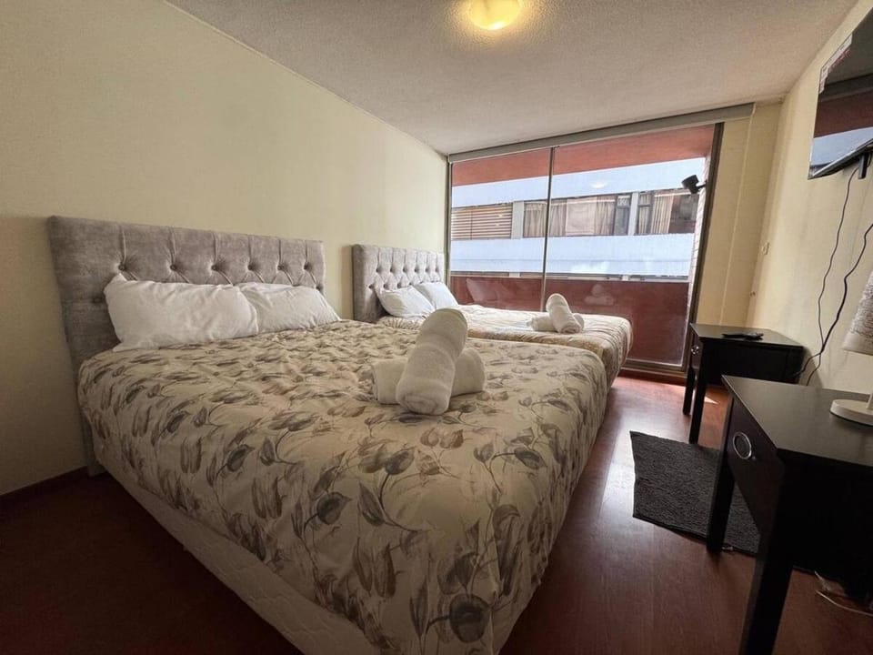 ParkViewQuito La Carolina Airport Pickup and Tours Apartment in Quito
