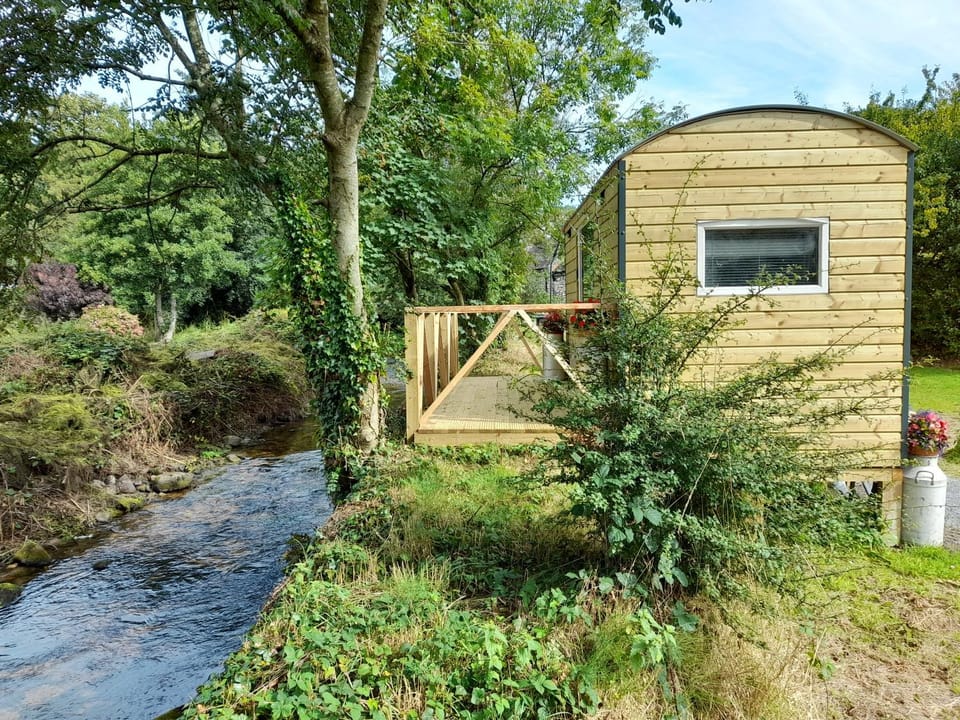 St Mullins Glamping River Hut Chalet in County Kilkenny