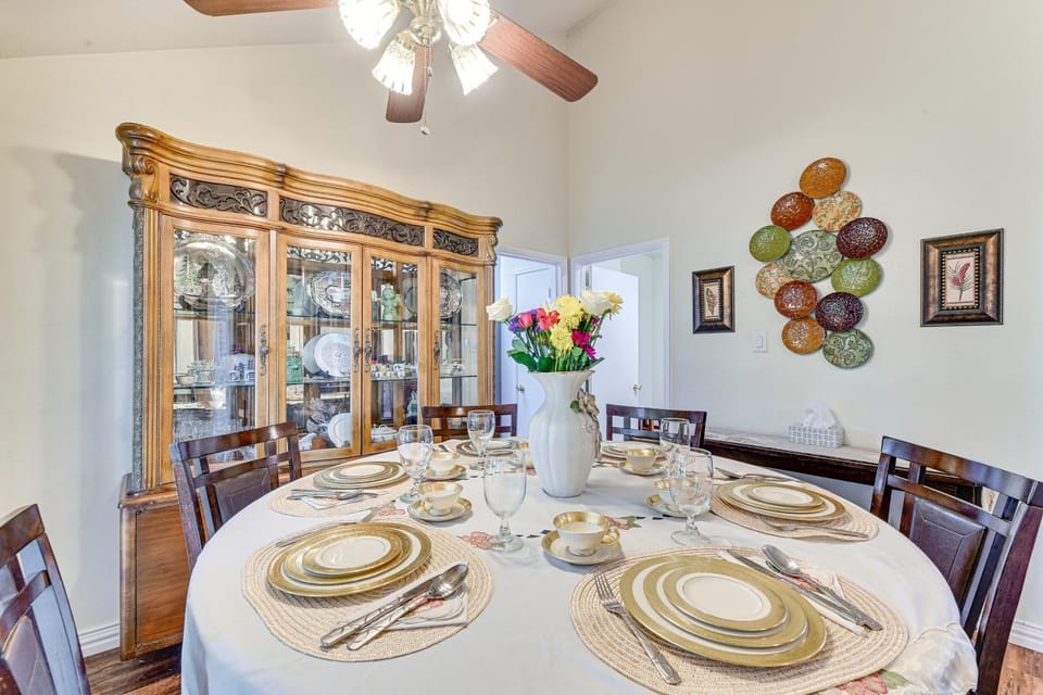 Pet-Friendly Family Home 3 Mi to Lake Lewisville House in Lewisville