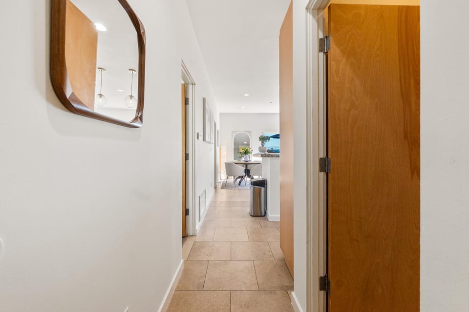 Ocean View condo in the heart of Manhattan Beach Apartment in Manhattan Beach