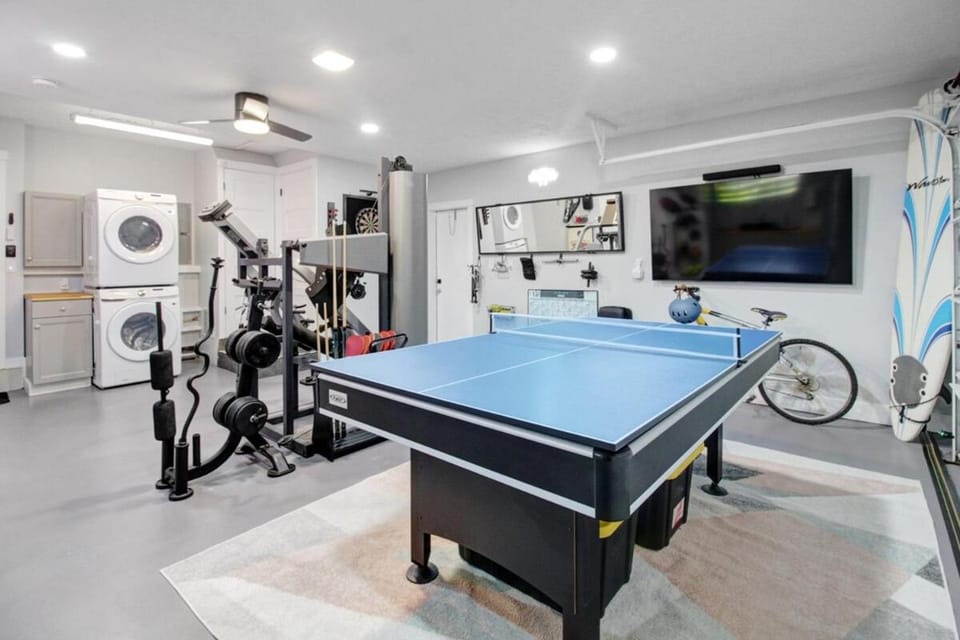 Billiard, Game Room, Table tennis, TV and multimedia, Fitness centre/facilities, laundry