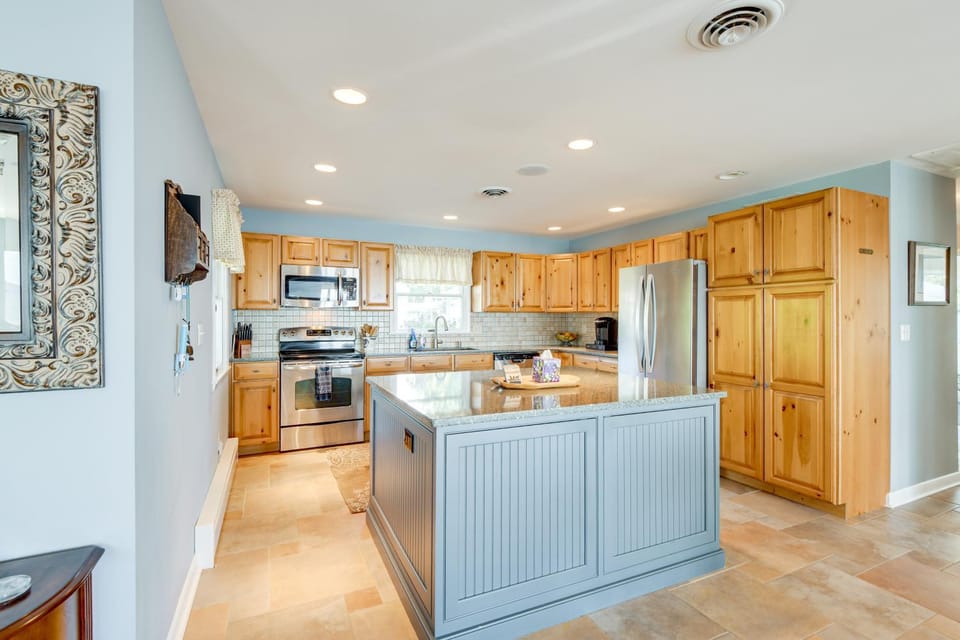 Pool & Stunning Water Views: Kent Island Home! House in Stevensville
