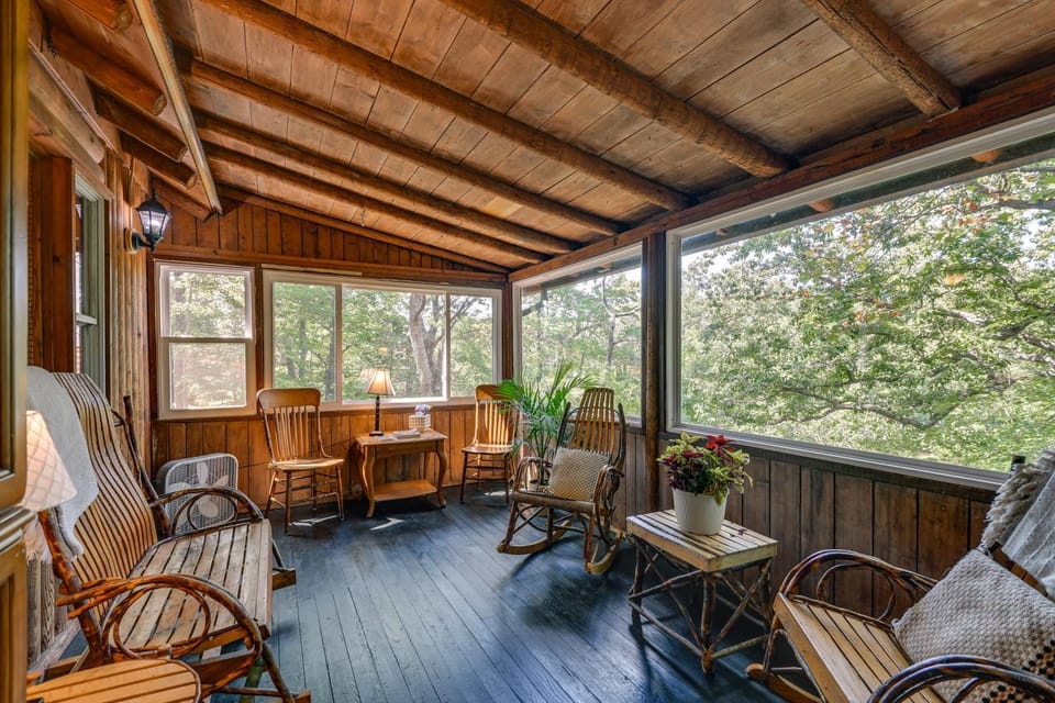Lakefront Cabin Near Solomons Island w/ Hot Tub Cabin in Maryland
