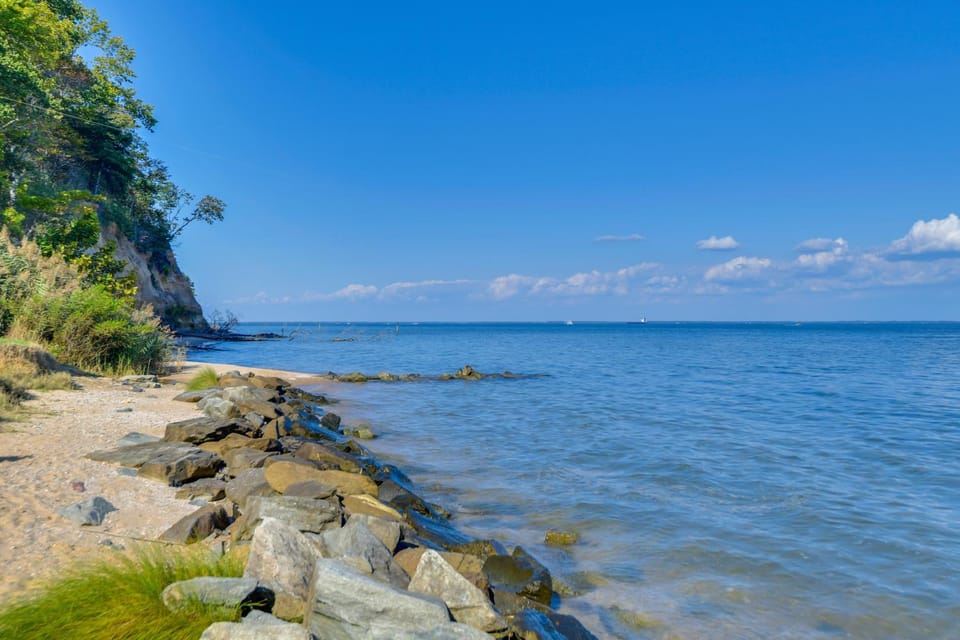 Lakefront Cabin Near Solomons Island w/ Hot Tub Cabin in Maryland
