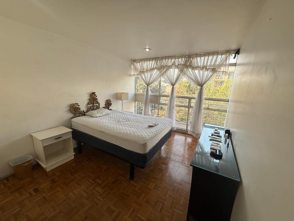 Central, comfortable & bright room in Roma Norte, Mexico City Vacation rental in Mexico City